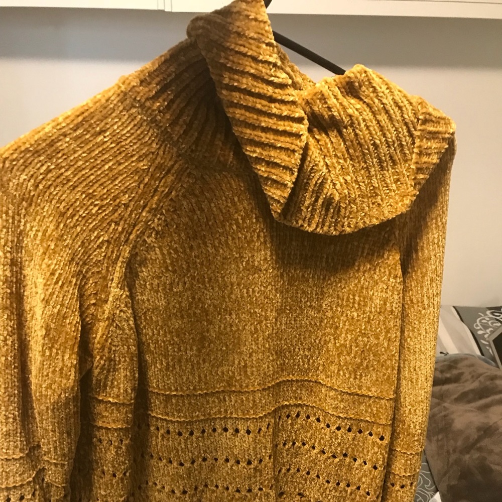 Mustard yellow turtle neck sweater